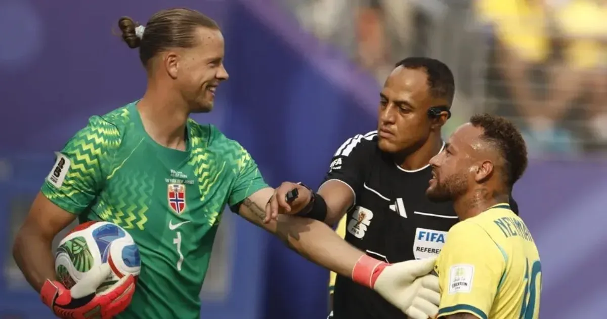 Neymar discute com goleiro e leitura labial conta o que ele realmente disse