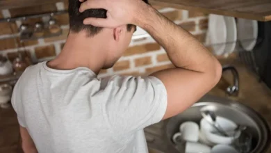 O que significa deixar a louça na pia, segundo a psicologia?