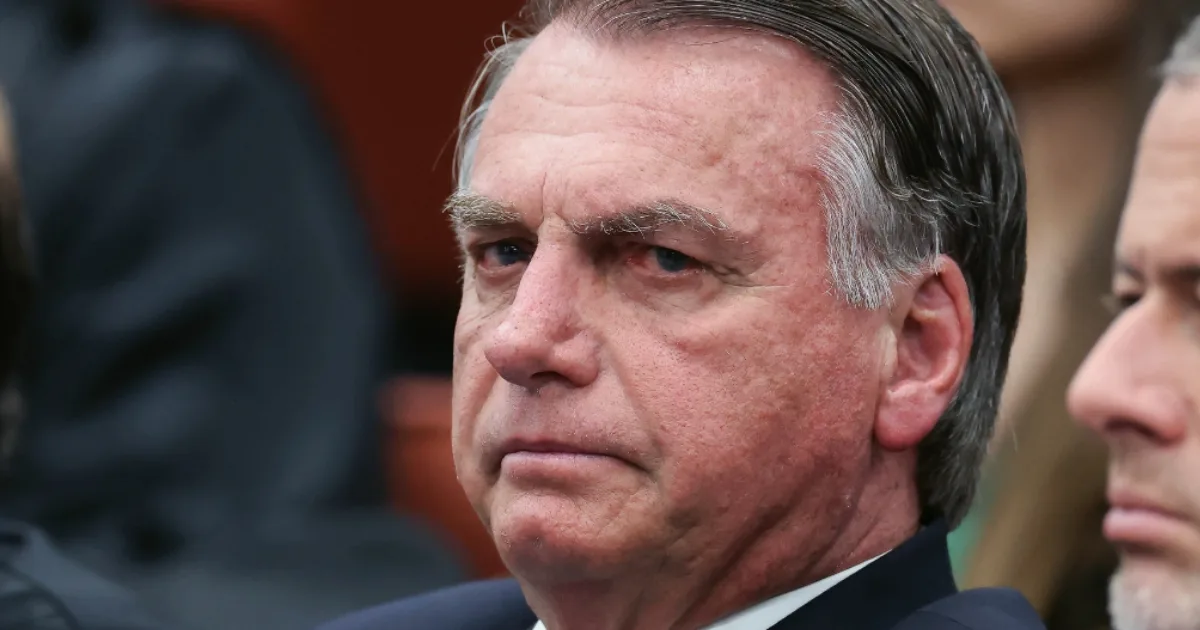 PF cumpre ordem de Moraes e apreende item na casa de Bolsonaro