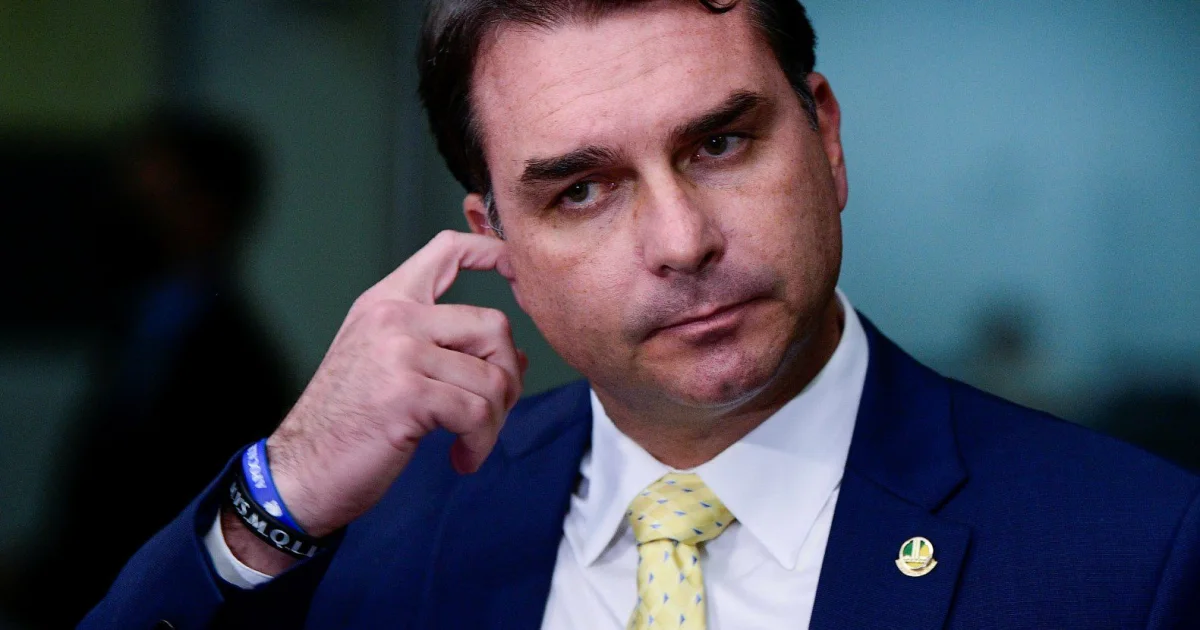 PL aciona TSE e diz que Flávio é alvo de “rede digital criminosa”