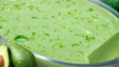 Pouca gente imagina que um simples abacate pode virar uma sobremesa tão cremosa e deliciosa