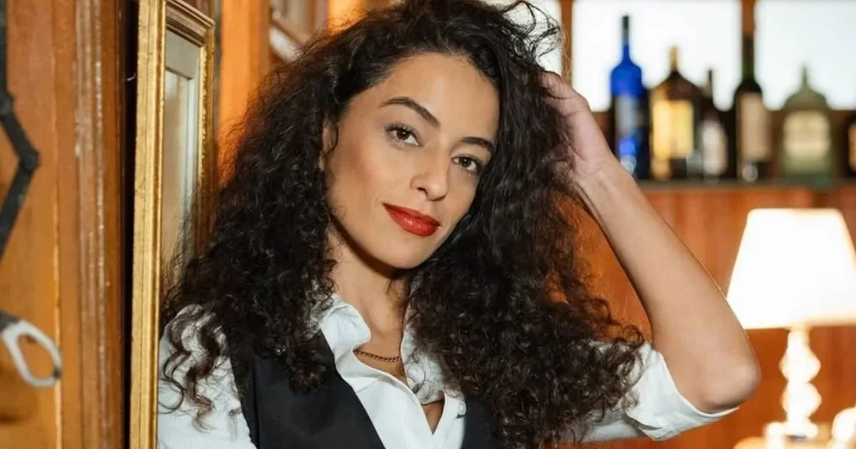 Quem Ama Cuida: Lyris se torna amante de Ulisses e vai causar na segunda fase