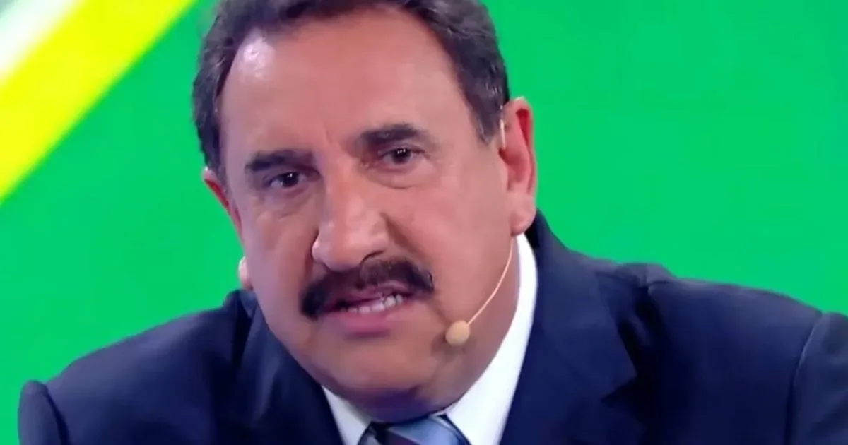Ratinho chama fanáticos por políticos de “imbecis” ao vivo no SBT