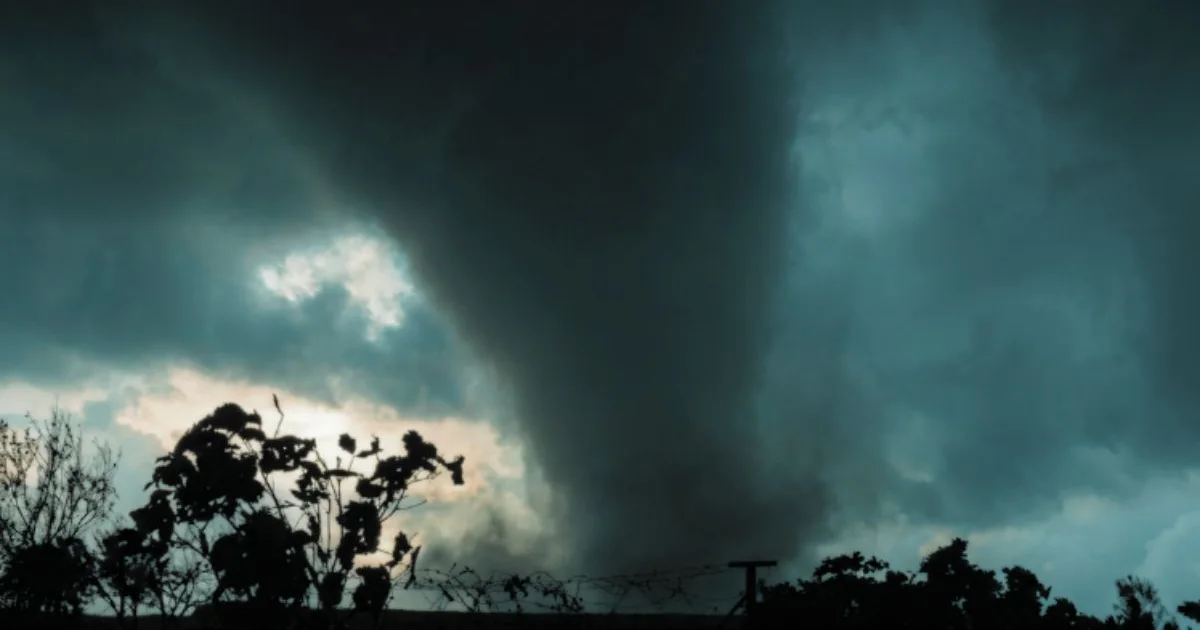 Tornado é flagrado no RS e relato de morador impressiona