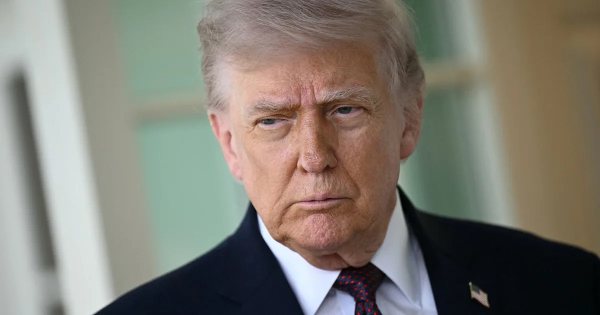 Trump ameaça bombardear Irã se navios forem atacados em Ormuz