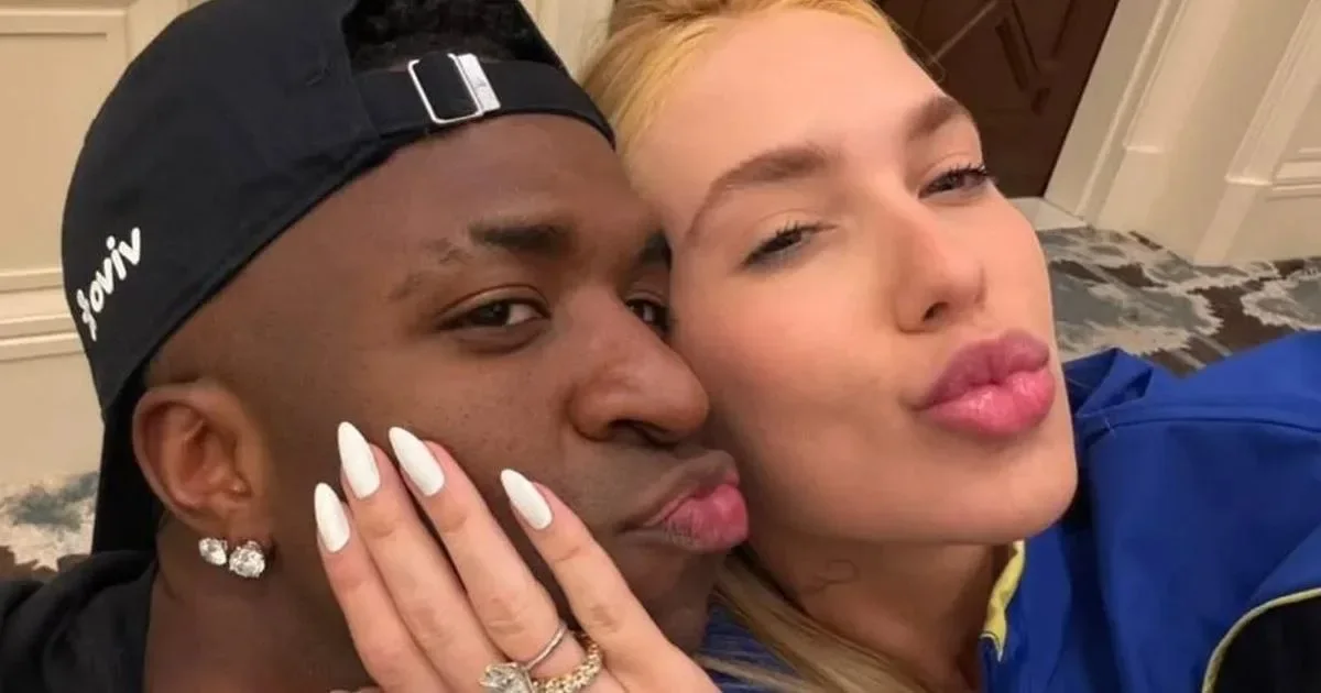 Virginia publica novas fotos após imagem com Vini Jr. e comentário do jogador chama atenção dos fãs