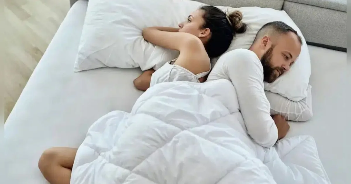 A posição escolhida para dormir pode revelar algo sobre a vida a dois