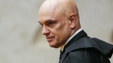 Acusado de vazar dados de Viviane Barci pede a Fachin que Moraes não seja relator
