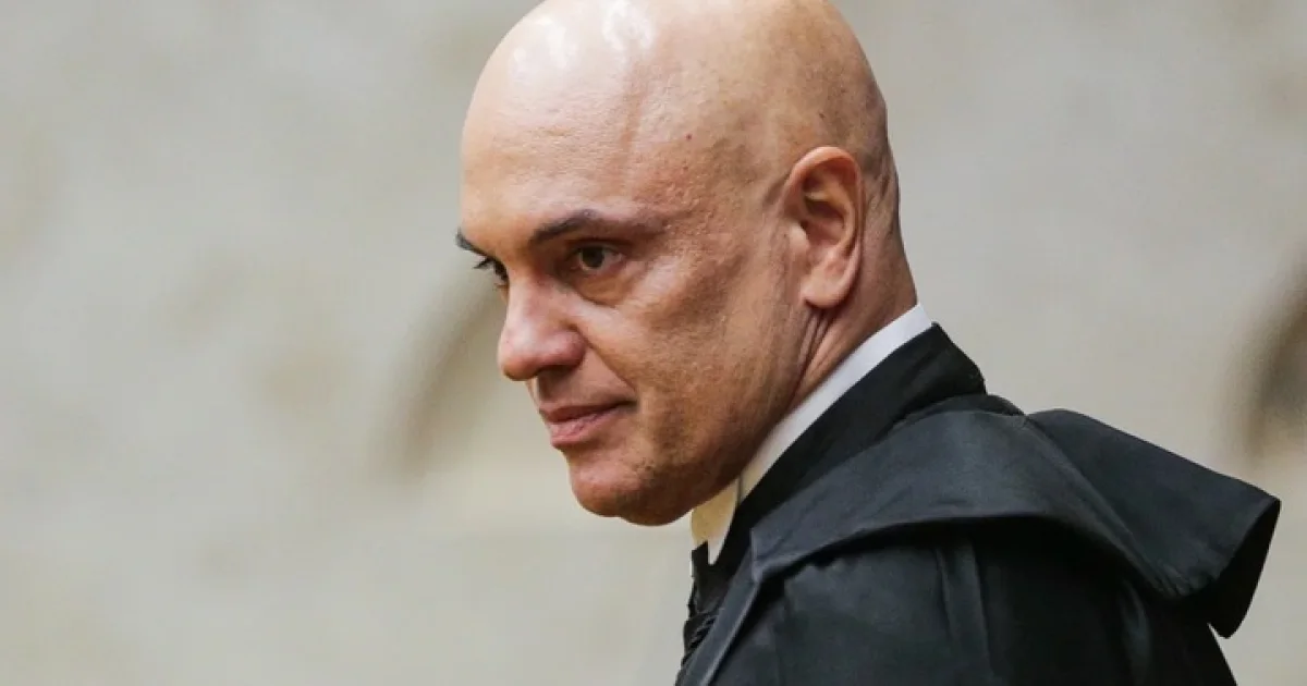 Acusado de vazar dados de Viviane Barci pede a Fachin que Moraes não seja relator
