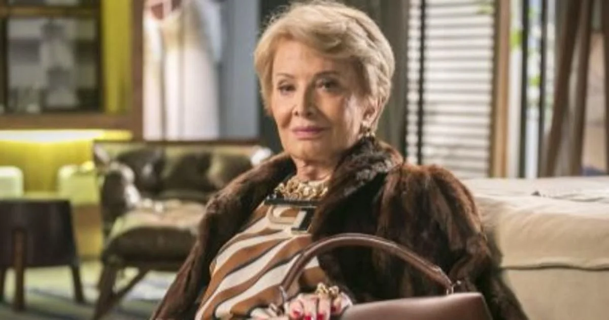 Ana Maria Braga e outros artistas se despedem de Glória Menezes