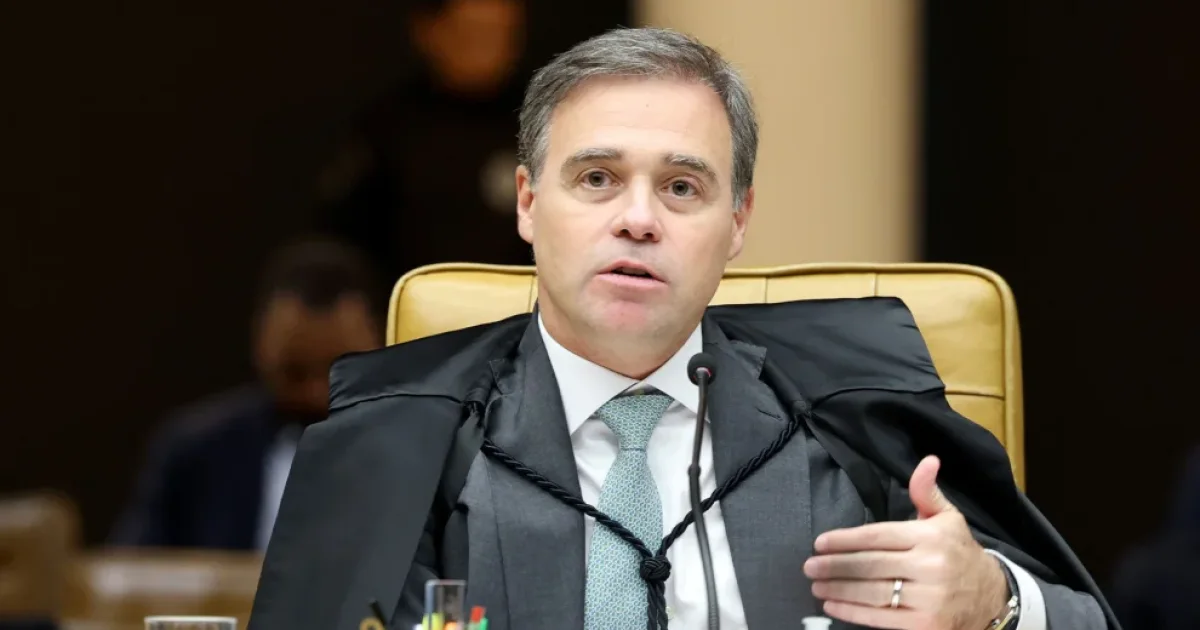 André Mendonça determina retirada de trechos de discurso de Lula com pedido de voto