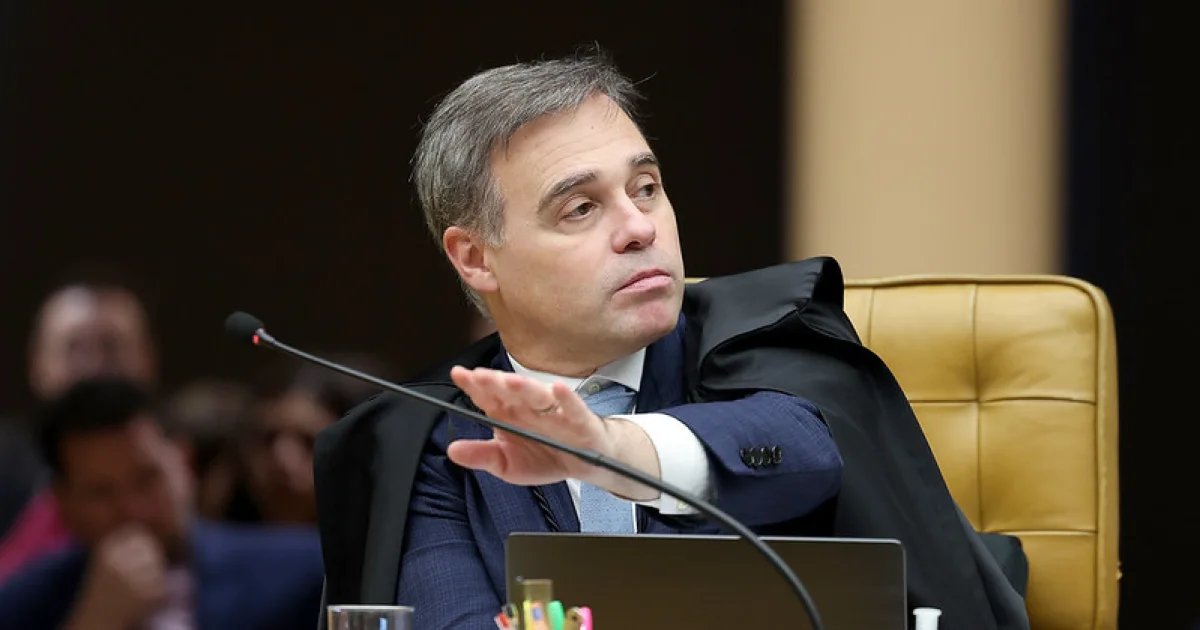 André Mendonça fica isolado ao lado de Nunes Marques em decisão do TSE envolvendo Lula