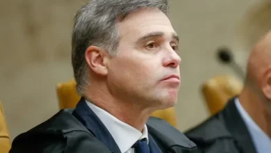 André Mendonça toma decisão envolvendo Flávio Bolsonaro
