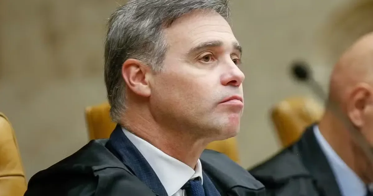 André Mendonça toma decisão envolvendo Flávio Bolsonaro