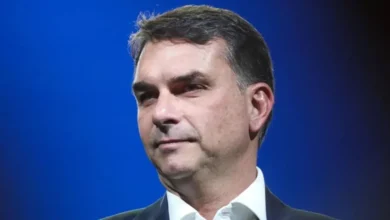 Autoridades informam ao PL que dirigente do Missão filiou Flávio Bolsonaro