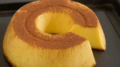 Bateu no liquidificador e levou pra geladeira: essa sobremesa cremosa fica pronta sem forno e sem fogão
