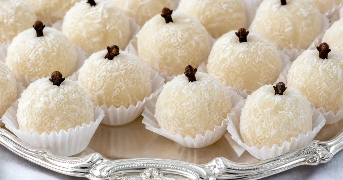 Beijinho de Coco Perfeito: o segredo para ele ficar macio, saboroso e no ponto de enrolar