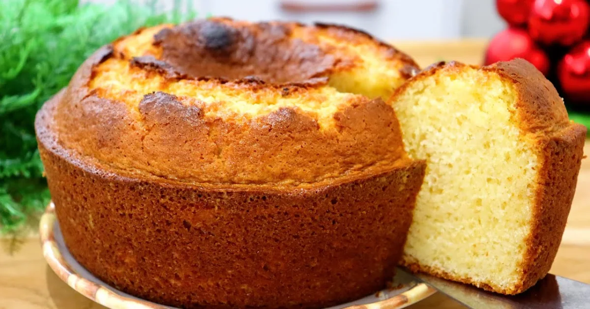 Bolo de iogurte natural fofinho: receita simples para o café da tarde