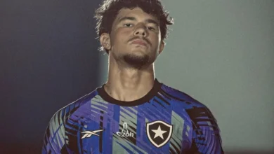 Bruninho posa com o pai adotivo e deixa mensagem sobre sua trajetória