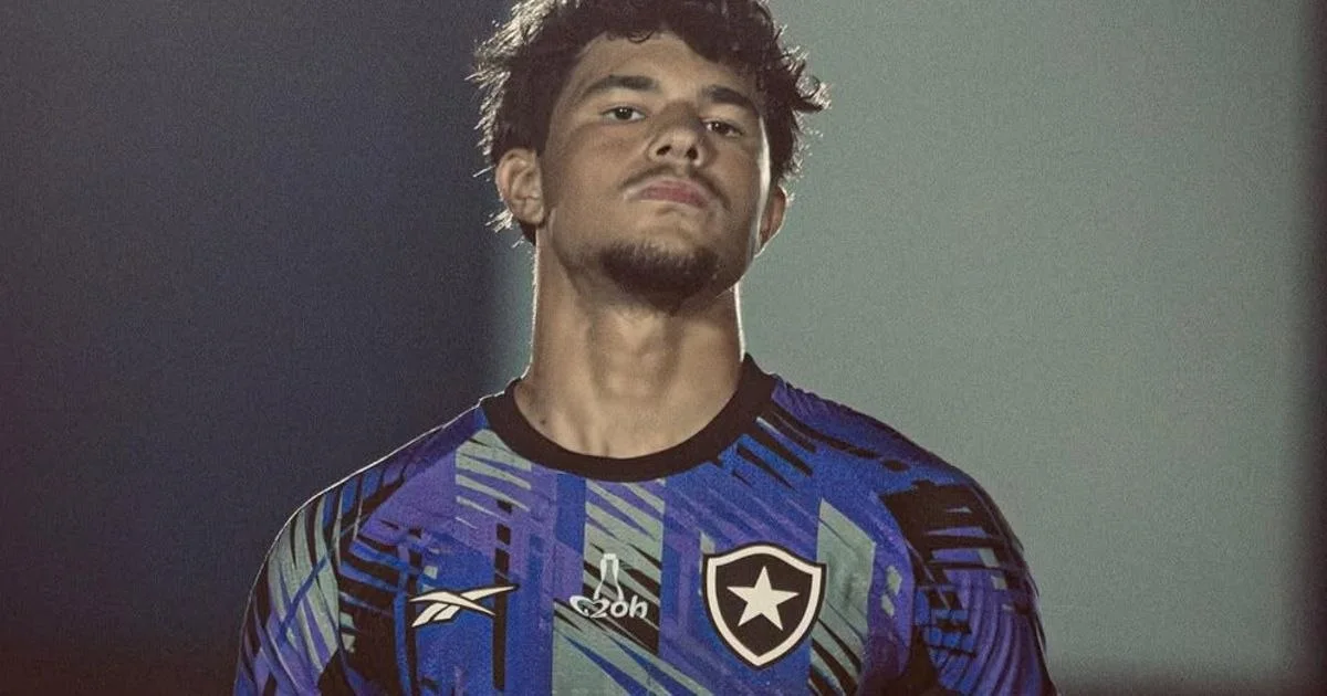 Bruninho posa com o pai adotivo e deixa mensagem sobre sua trajetória