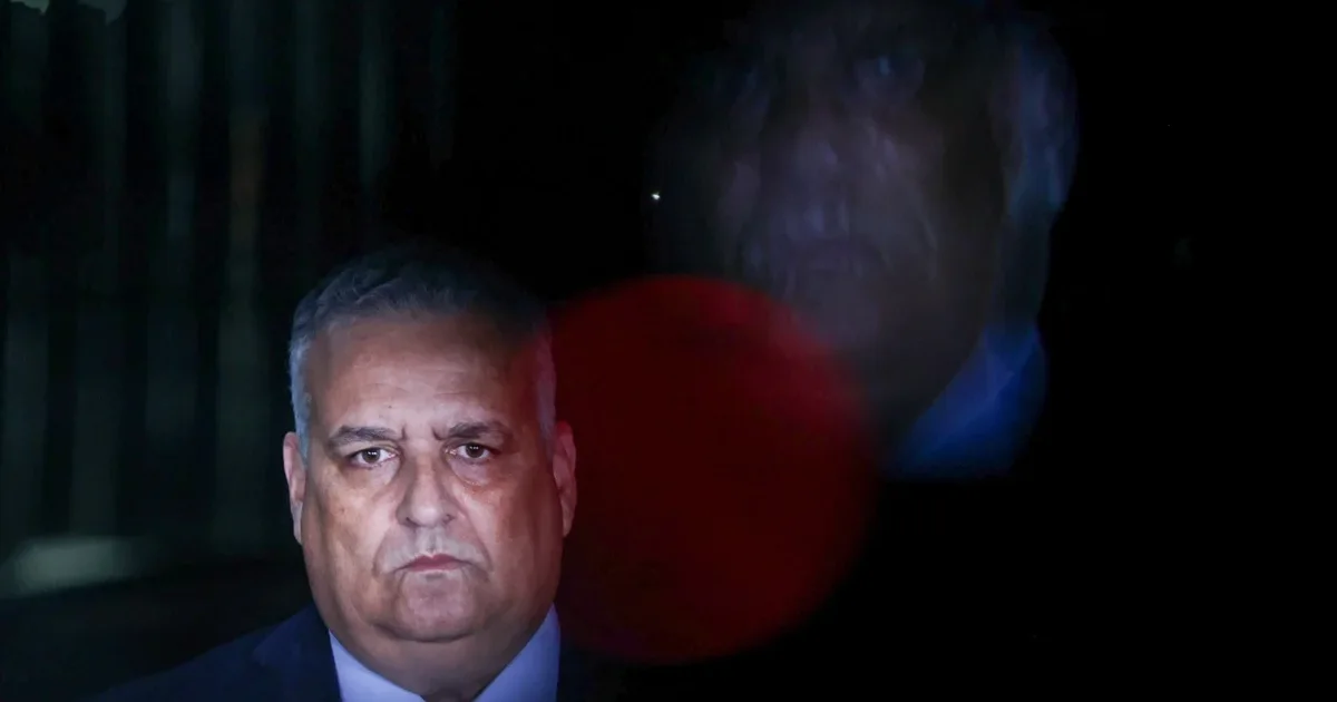 Câmara encaminha ao STF denúncia de suposta "armação" contra vice de Flávio