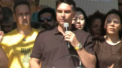 Campanha de Flávio Bolsonaro mira evangélicos e busca aumentar vantagem sobre Lula