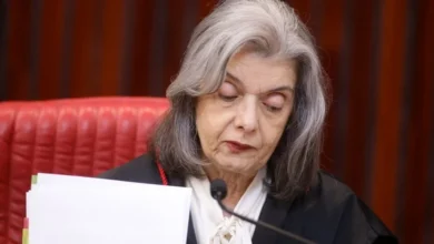 Cármen Lúcia toma decisão contra decisão sobre auxílio-refeição de servidores