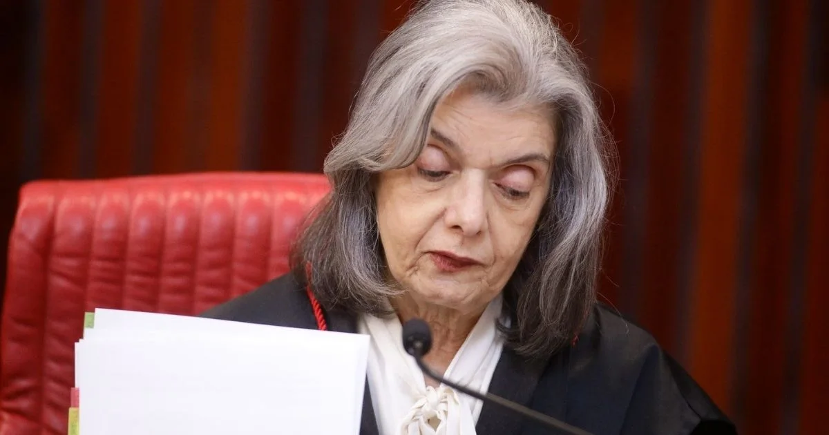 Cármen Lúcia toma decisão contra decisão sobre auxílio-refeição de servidores