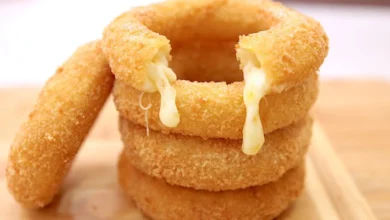 Cebola empanada e recheada com creme de queijo: receita crocante por fora e cremosa por dentro