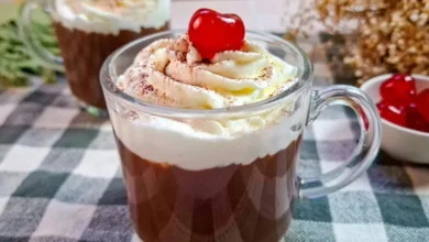 Chocolate quente com chantilly: uma receita cremosa para aquecer os dias frios