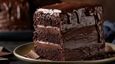 Cobertura de Chocolate Cremosa e Fácil: Receita Perfeita Para Deixar Qualquer Bolo Mais Gostoso