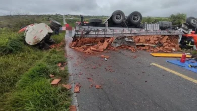 Colisão entre caminhões deixa pessoas mortas e feridas na BR-424