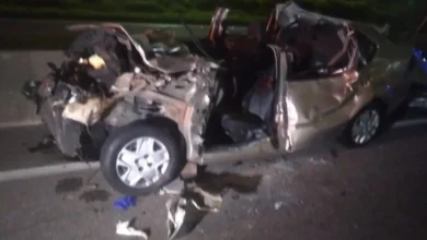 Colisão frontal entre carros deixa três mortos na Dutra, no interior de SP