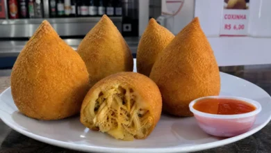 Coxinha de Frango Caseira: Massa Macia, Recheio Cremoso e Casquinha Crocante