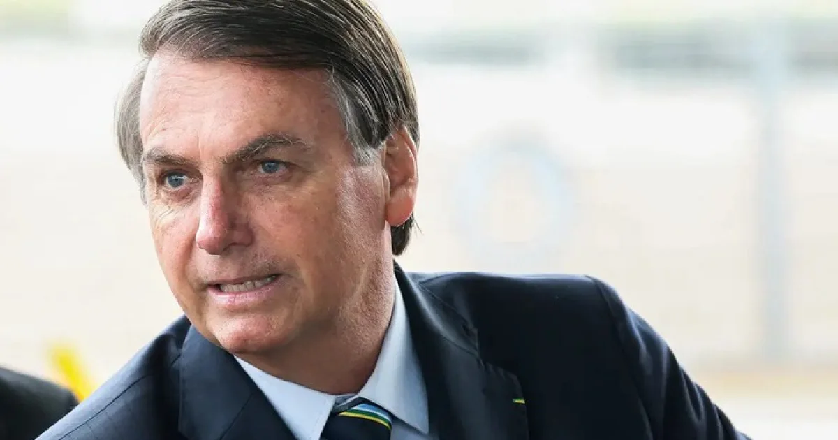 Defesa pede autorização para Bolsonaro ir ao dentista; profissional é esposa de Flávio