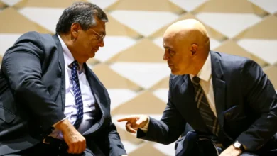 Dino e Moraes falam em reavaliar dispensa do diploma de jornalista