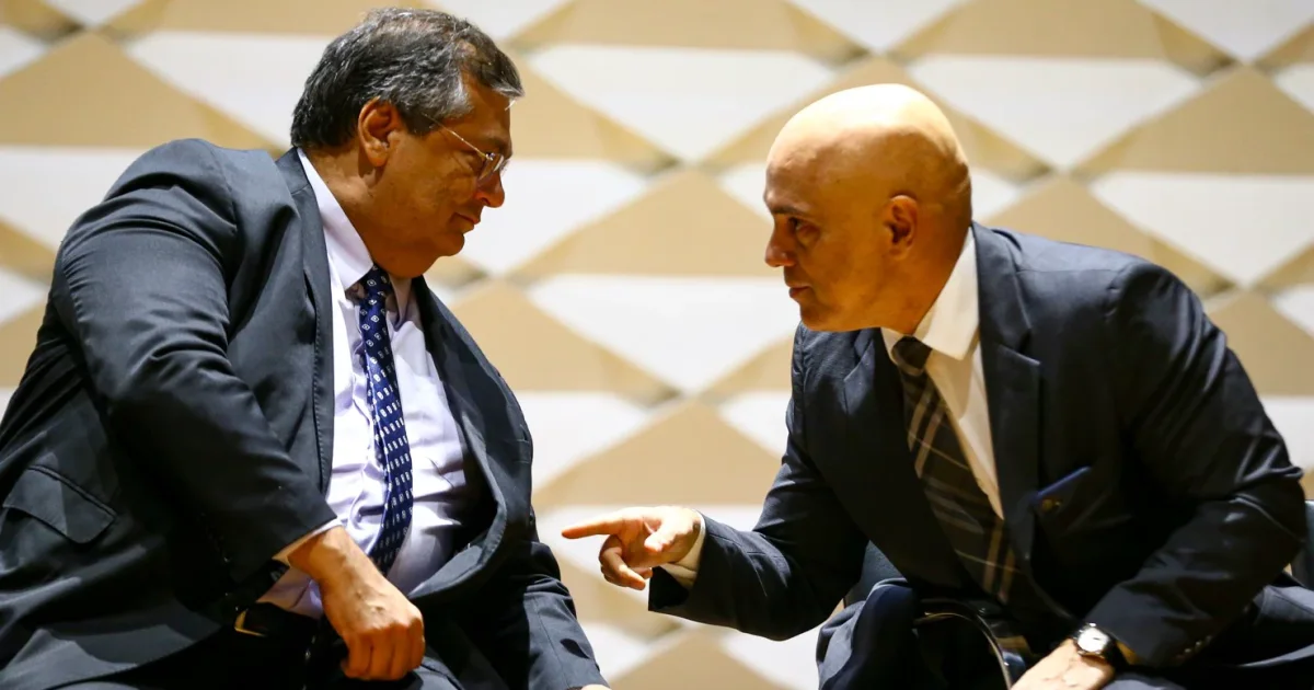 Dino e Moraes falam em reavaliar dispensa do diploma de jornalista