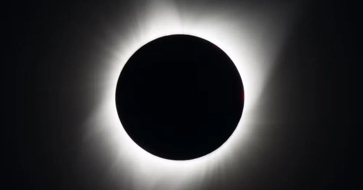 Eclipse solar do sol poderá ser visto em boa parte do mundo e o dia vira noite