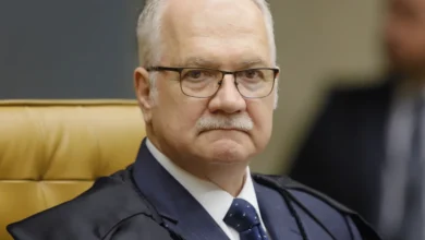 Edson Fachin prepara projeto de lei para limitar salário de juízes