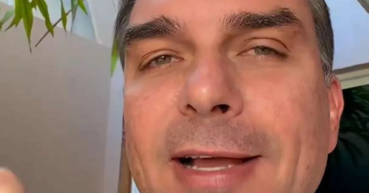 Em decisão a favor de Flávio, Mendonça dá 24h às redes sociais