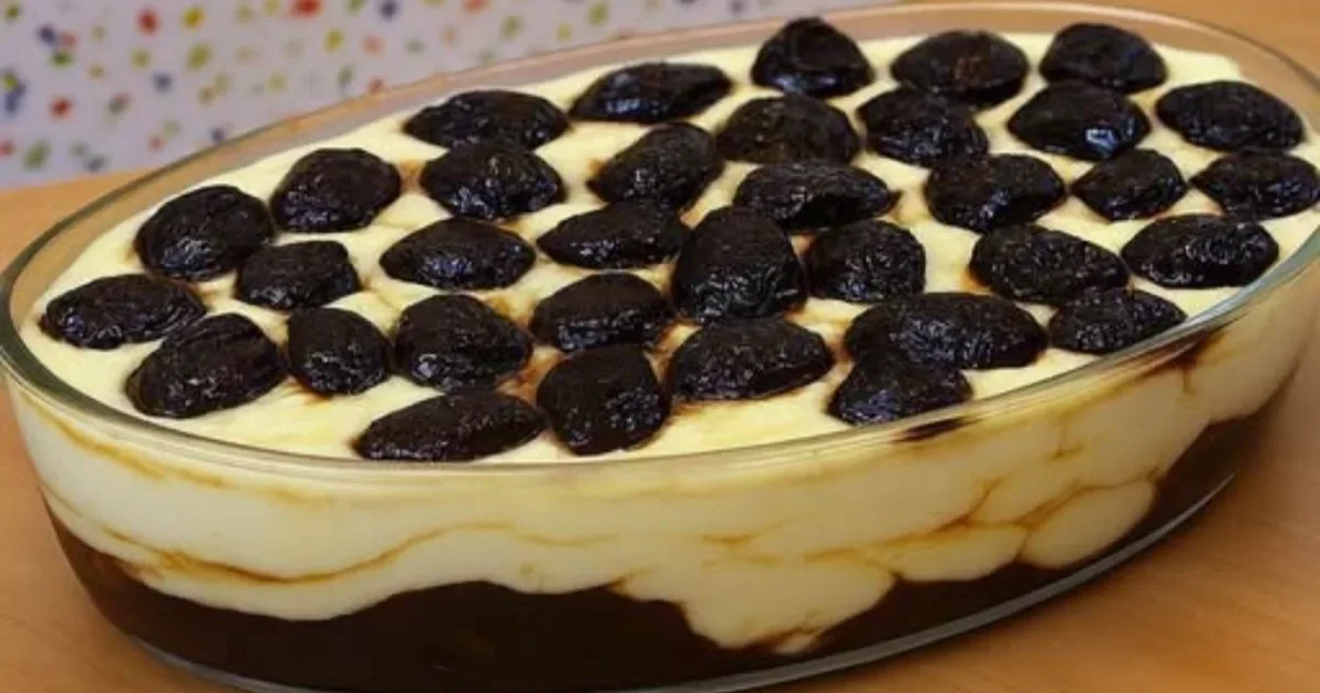 Esse é o pavê que transforma coco e ameixa em uma sobremesa de outro nível e o preparo é muito mais fácil do que parece