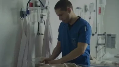 Esse médico é um dos maiores heróis da atualidade que salvou recém-nascidos