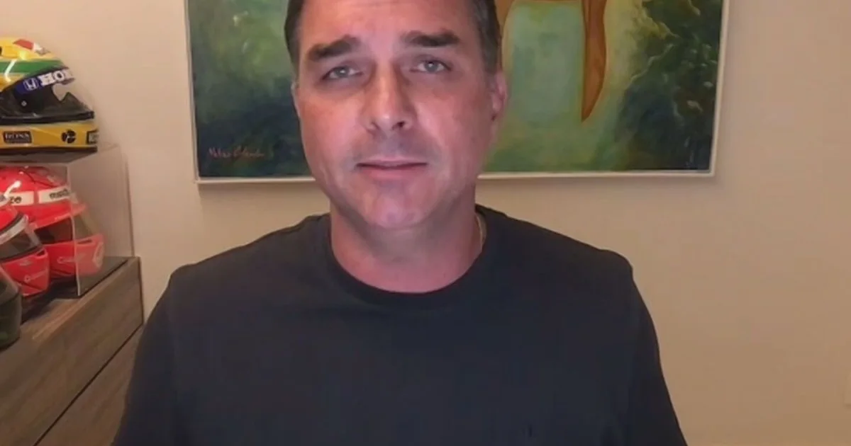 Flávio Bolsonaro afirma estar preparado para comandar o Brasil e promete mudanças