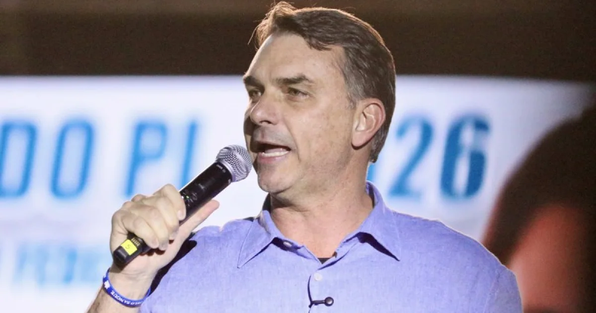 Flávio Bolsonaro anuncia nome do vice na disputa pelo Palácio do Planalto