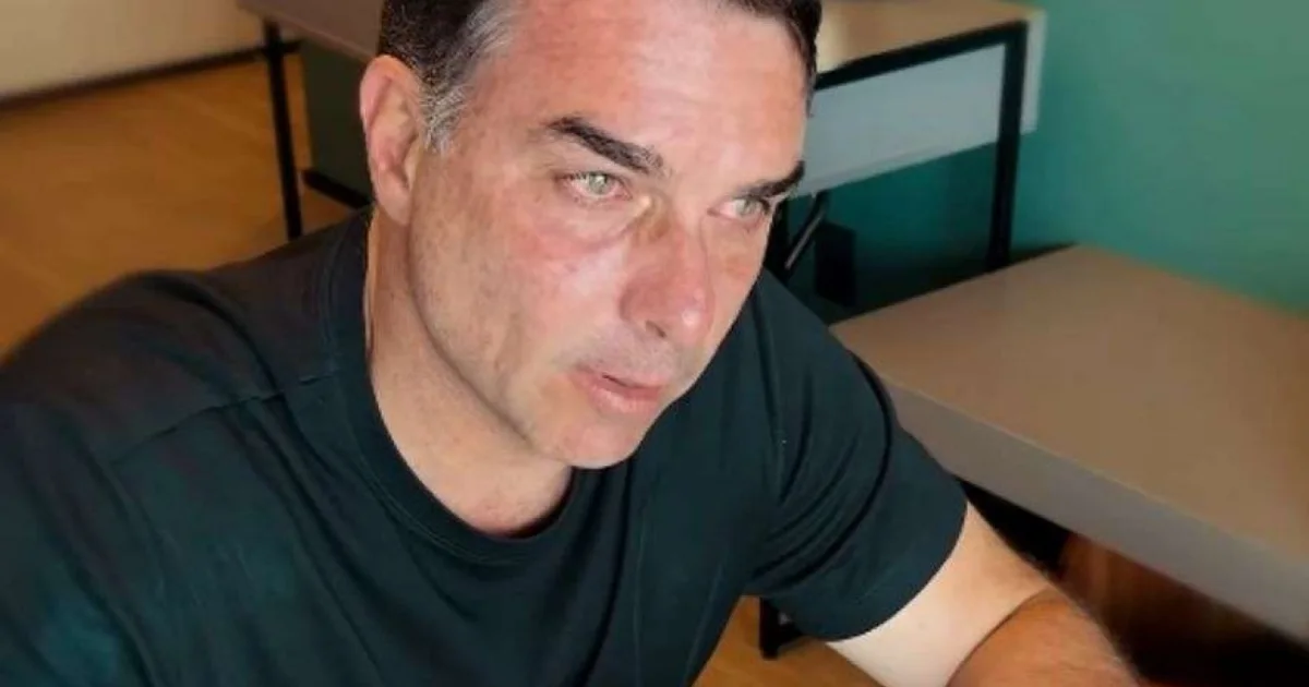 Flávio Bolsonaro se emociona e escreve carta ao pai após proibição de visita no Dia dos Pais​​​​​​​​​​​​​​​​​​​​​​​​​​​​​​​​​​​​​​​​​​​​​​​​​​