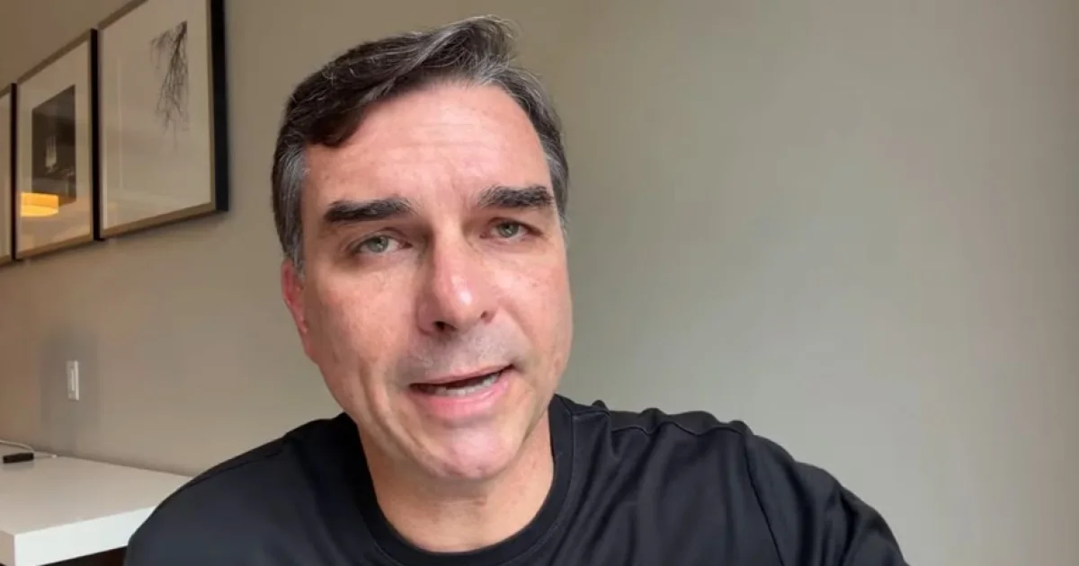 Flávio Bolsonaro surpreende e toma mesma decisão que Lula