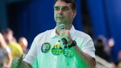 Flávio falta a debate e expôe o real motivo para toda população