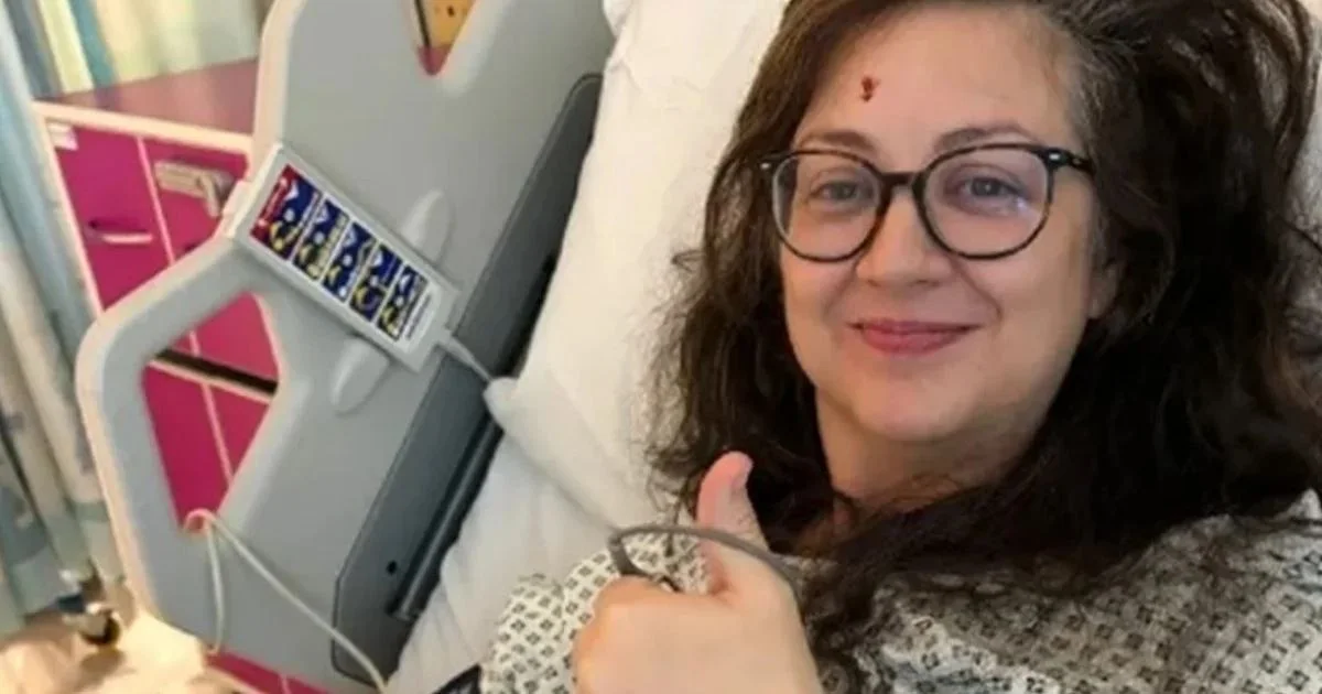 Formigamento no pé chama atenção e leva mulher a descobrir tumor cerebral
