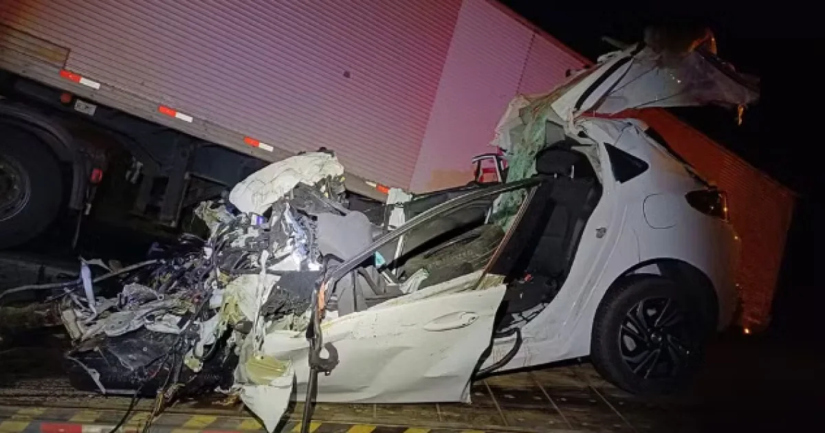 Homem busca os dois filhos para passar o dia dos pais juntos, mas os três morrem em acidente em PE