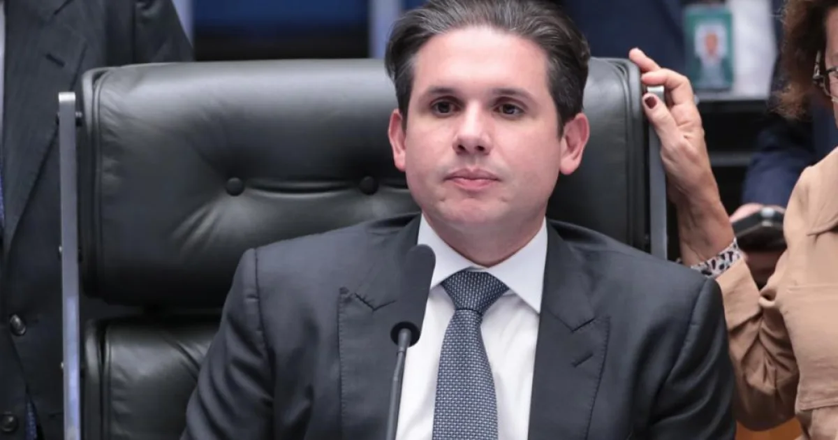 Hugo Motta declara apoio à reeleição de Lula e explica decisão na Paraíba